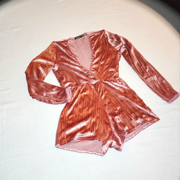 Boohoo Pants - BOOHOO Size 8 Velvet Romper